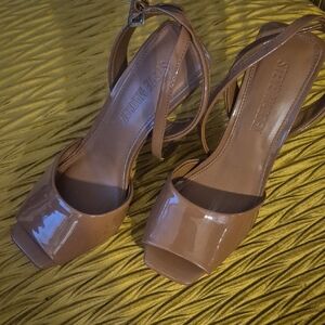 Steve Madden Nude Glossy Heels